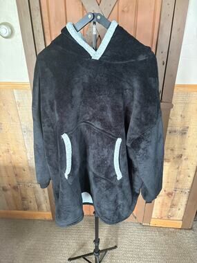Huggle Hoodie Oversized Wearable Blanket Black Sherpa Fleece One Size Unisex